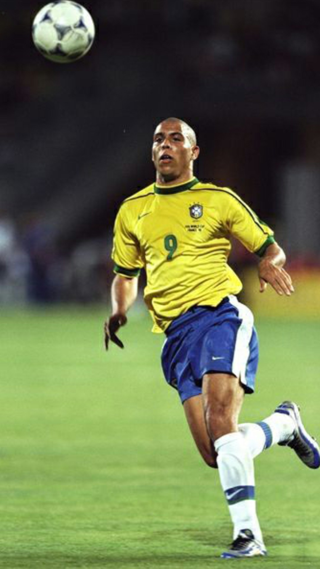 地上足球 地上足球