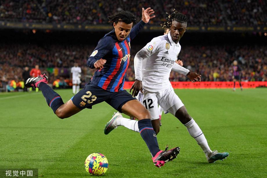 出现了些微 出现了些微