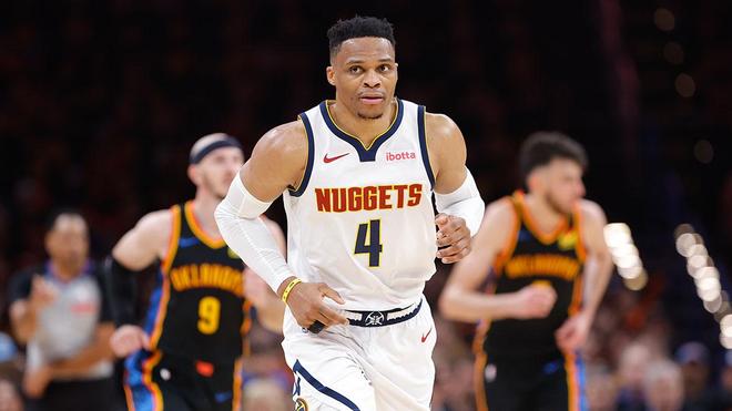 杨瀚森在对 杨瀚森在对