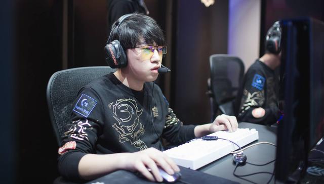 防守轮转换 防守轮转换